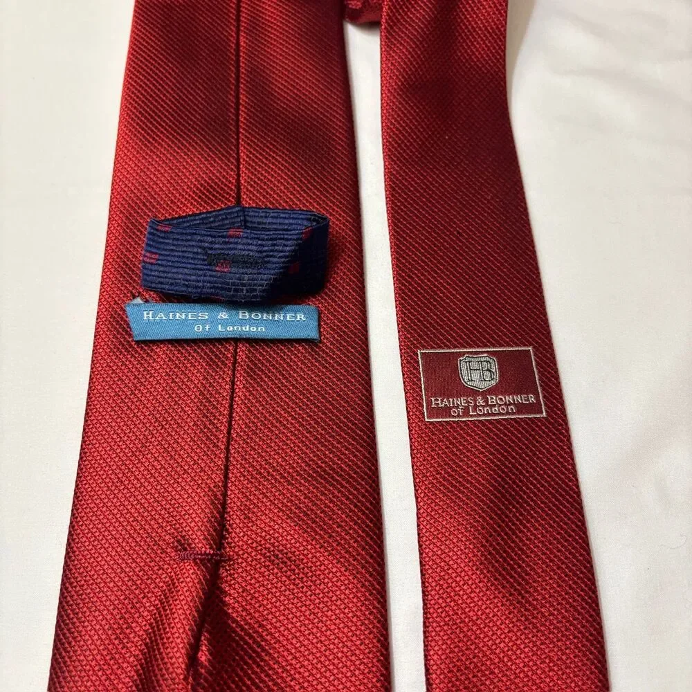 Vintage Haines & Bonner of London Red 100% Silk Tie Textured Jacquard Geometric - Picture 5 of 5
